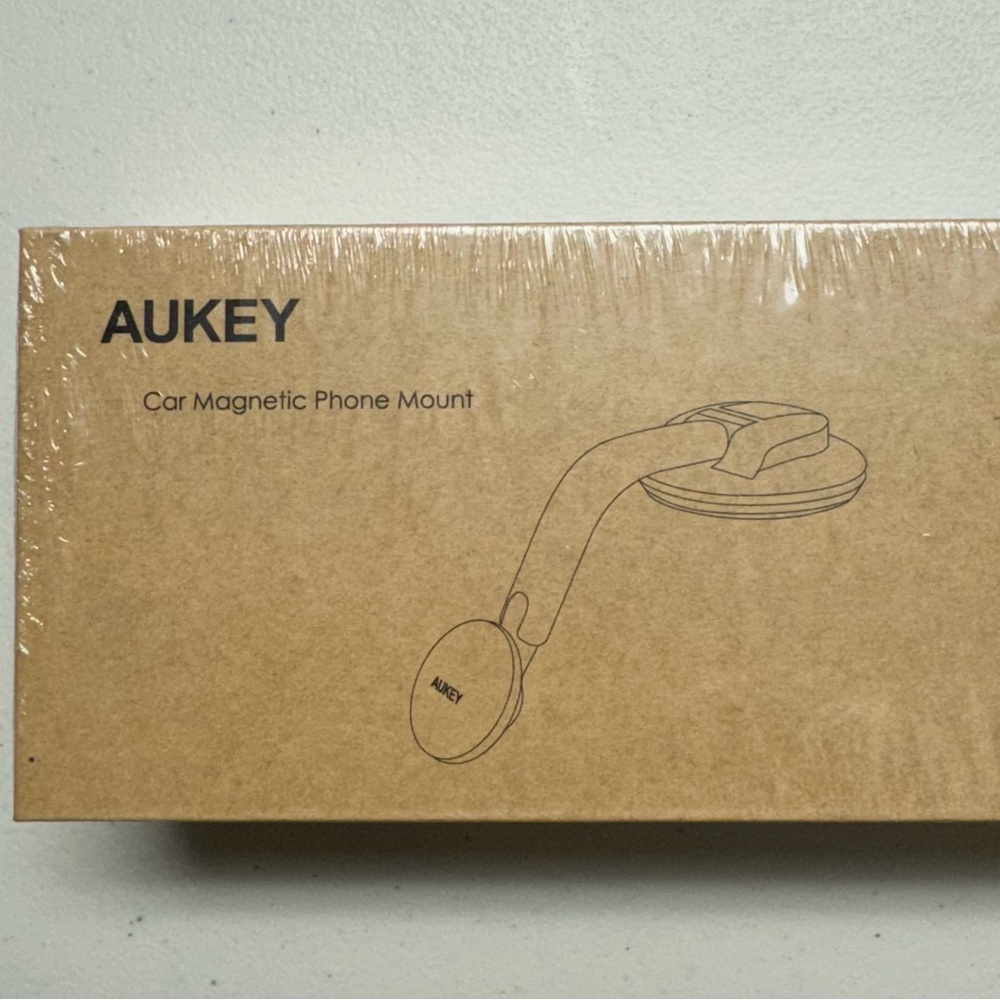 Aukey Car Magnetic Phone Mount